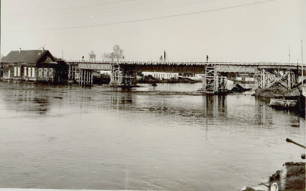 ГЭС и мост в г.Никольске