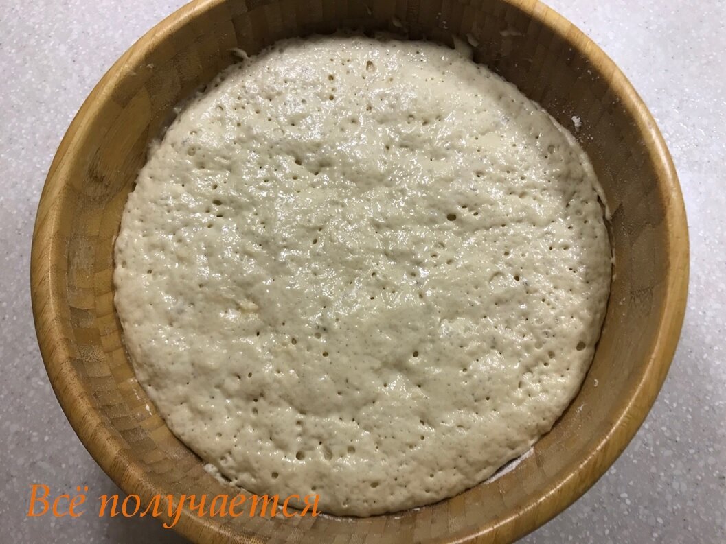 Когда опара подойдет, приступаем к приготовлению теста