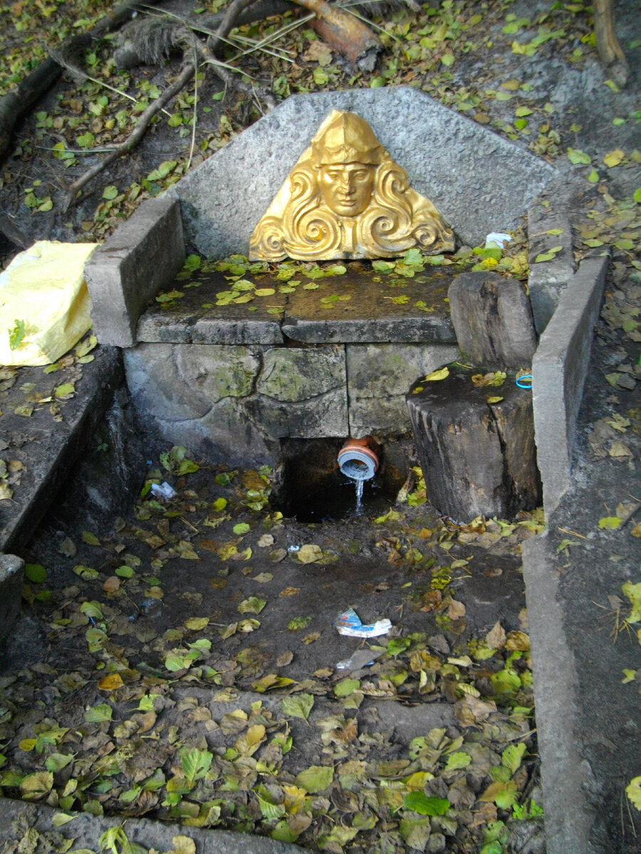 Фото автора. Ключ в Пуще Водице. Киев 2011