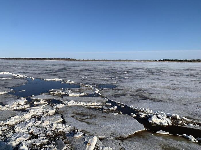 Страшно красивое зрелище: в Сургуте ледоход разворотил … Foto 20