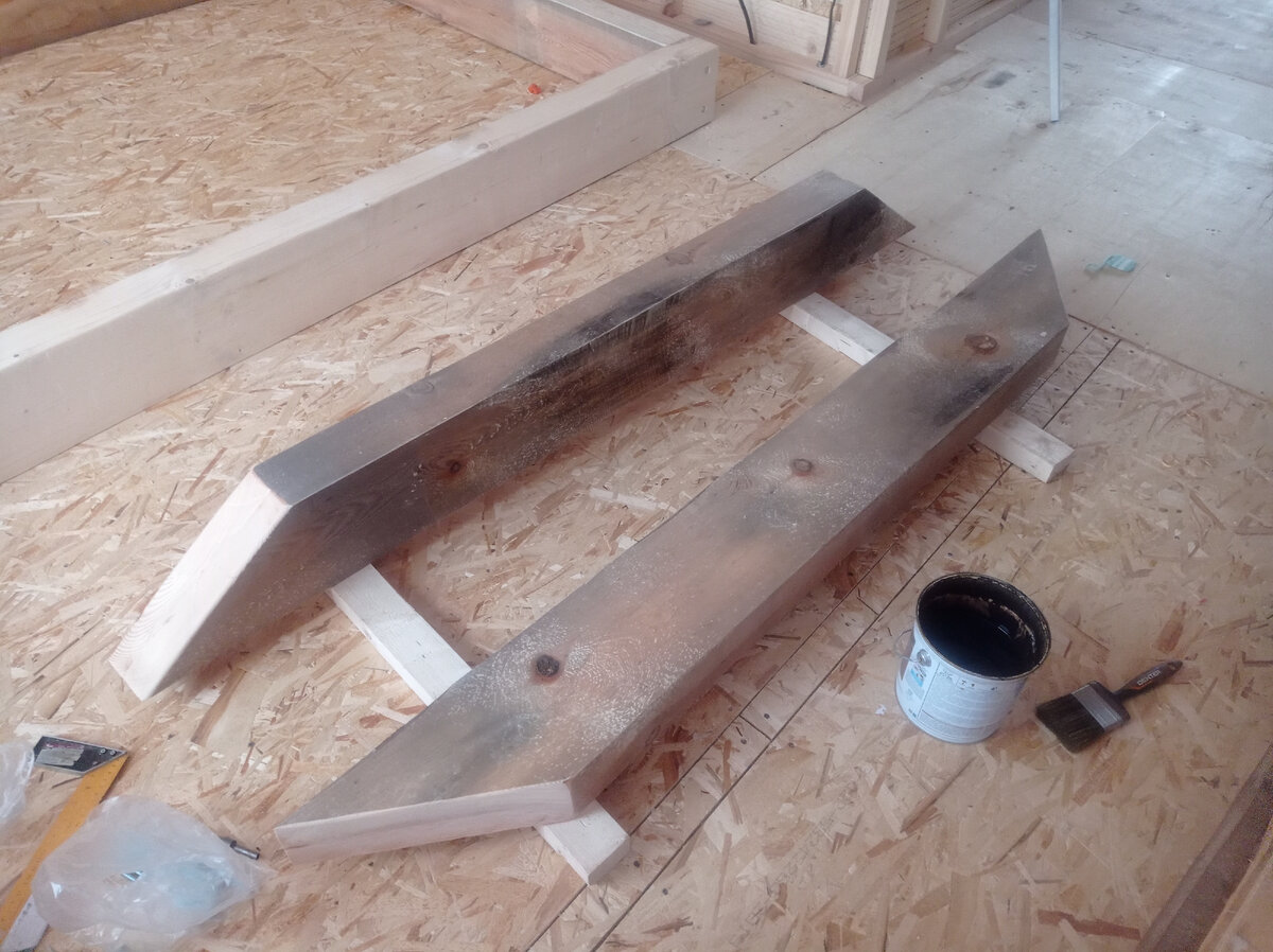 Выпилил ножки 