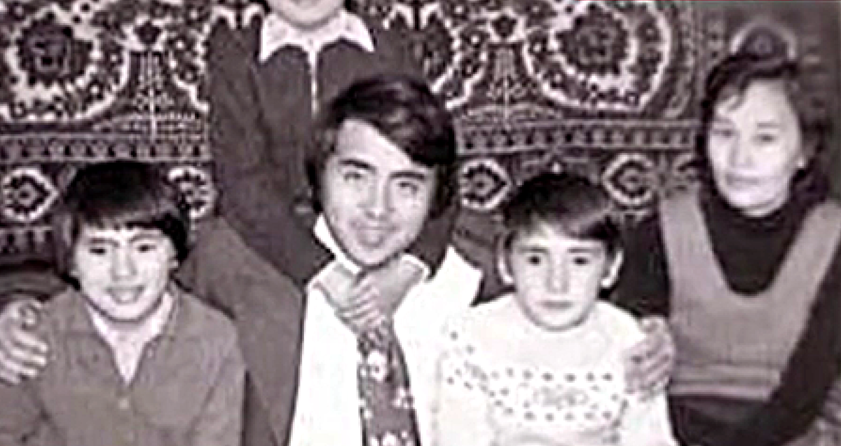 Жолдубай Кайыпов с семьей