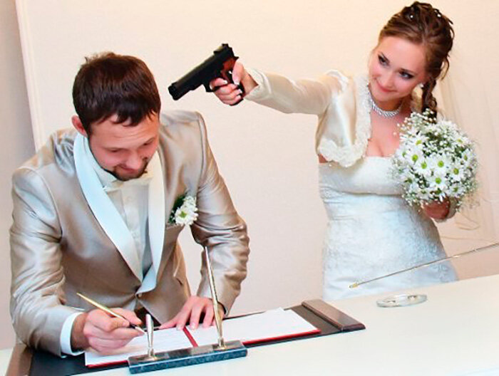Рассказ свадьбы не будет. Свадьба под дулом пистолета. Жених и невеста в ЗАГСЕ. Молодожены в ЗАГСЕ. Невеста в ЗАГСЕ.