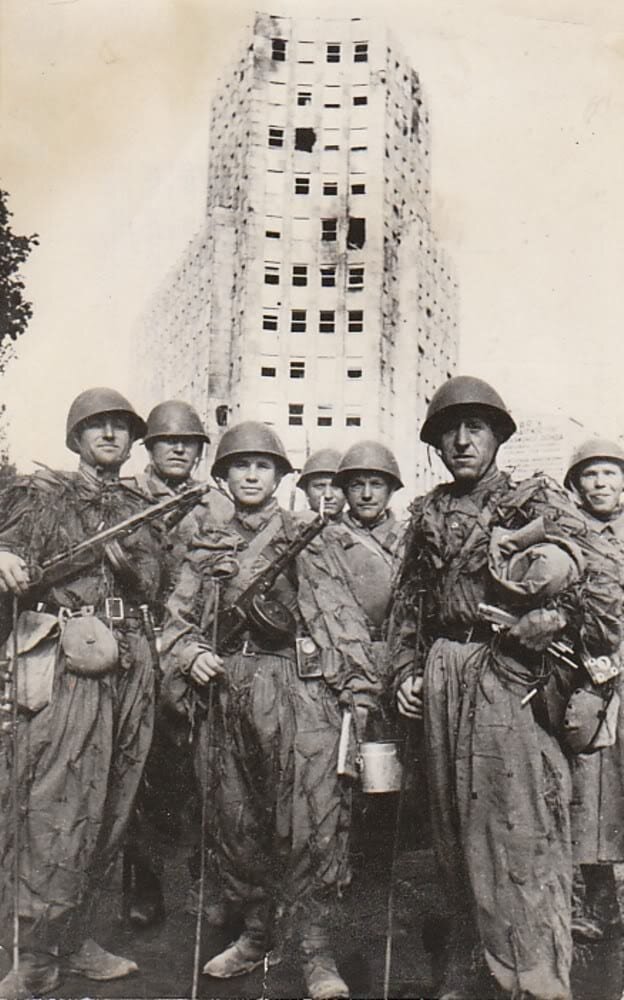Красноармейцы в Белграде, 1944 год. Архивная фотография 