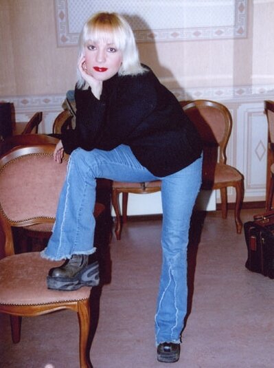 Татьяна Буланова – пример того, что даже откровенная посредственность может стать супер-стар. Буланова (уж простите меня, ее поклонники) была середнячком во всем: внешность, вокал, репертуар.-6