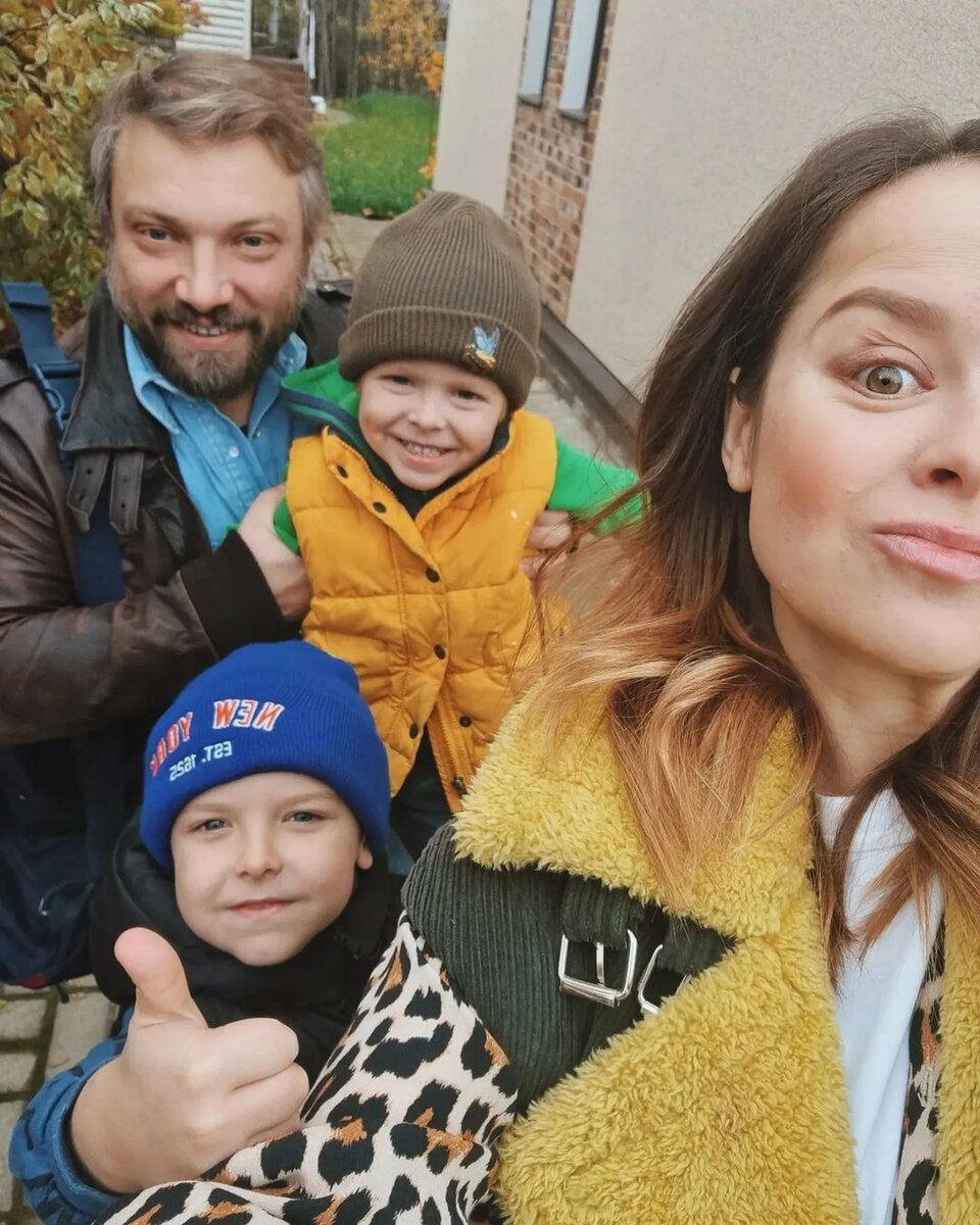 Александр коптель биография личная жизнь Звезда Comedy Woman Наталия Медведева впервые показала сыновей от капитана коман