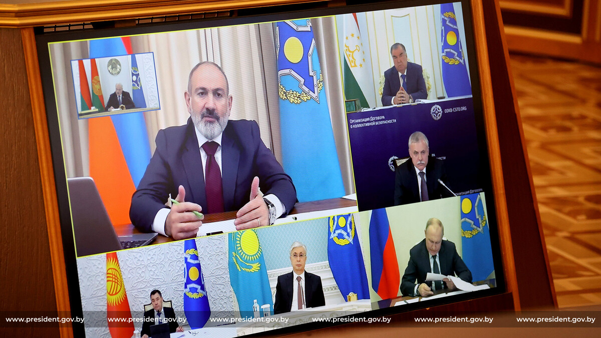 Созвала внеочередную сессию Армения