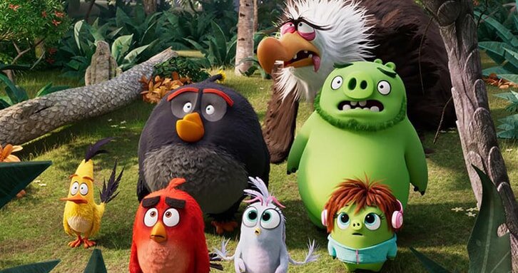 «Angry Birds в кино» — это уникальная Вселенная, где птицы живут по своим правилам. Однако, как и в любой системе, не все живут в мире и достатке. Птички узнают о существовании зелёных свиней, а далее следует многолетняя война со страшными и многочисленными врагами. В энгри бердс 2 вас ожидает новый персонаж — Зета. Её намерения не приносят ничего хорошего ни птицам, ни свиньям. Значит ли это, что давние враги должны объединиться перед лицом опасности?