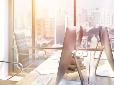    В Саудовской Аравии оконную раму научили раздавать интернет