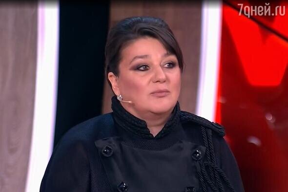    Анастасия Мельникова кадр шоу "Малахов" на Россия-1