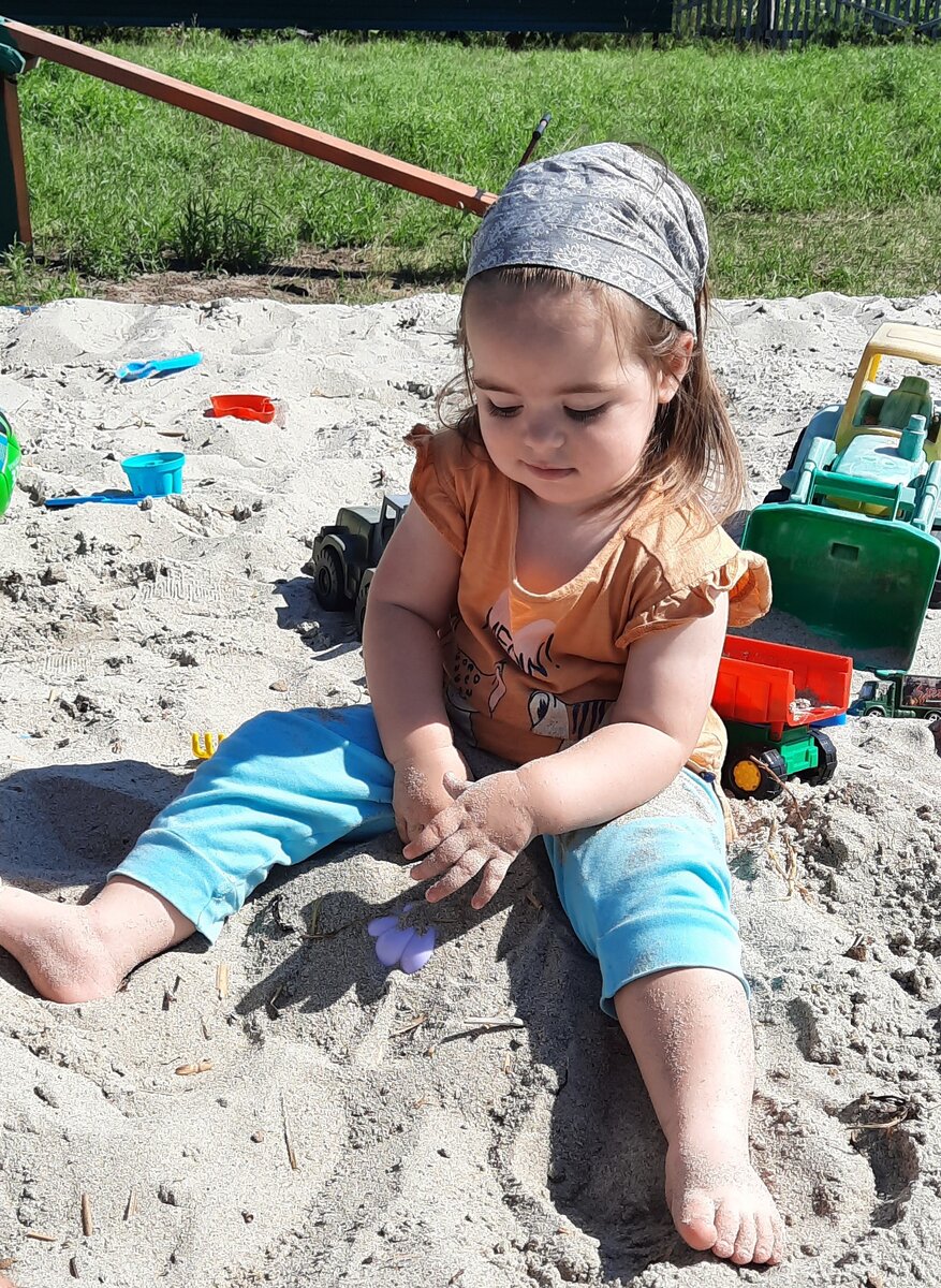 Наш любитель песка. Лето 2022.
