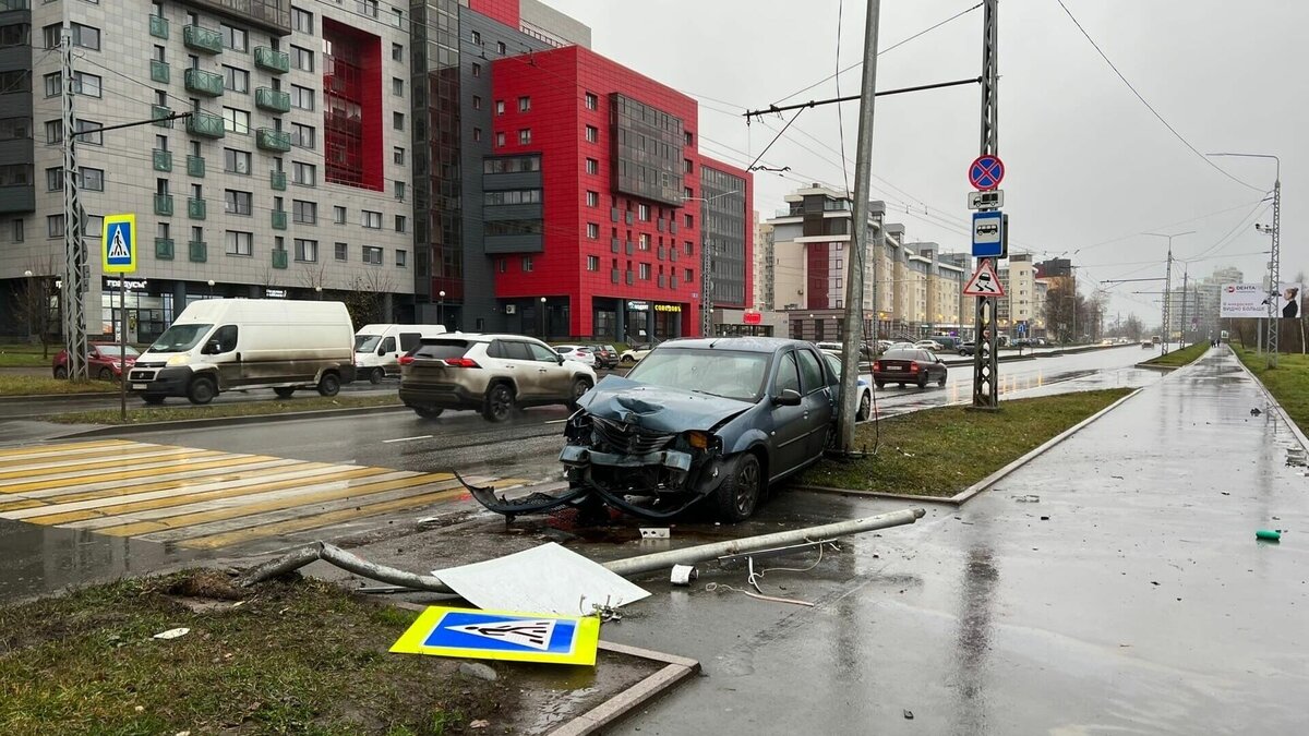     Жесткое ДТП произошло сегодня. Инцидент попал на видео.