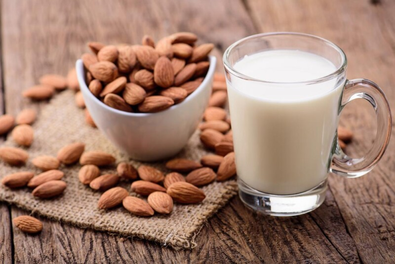 Как приготовить молоко миндальное: рецепты и советы