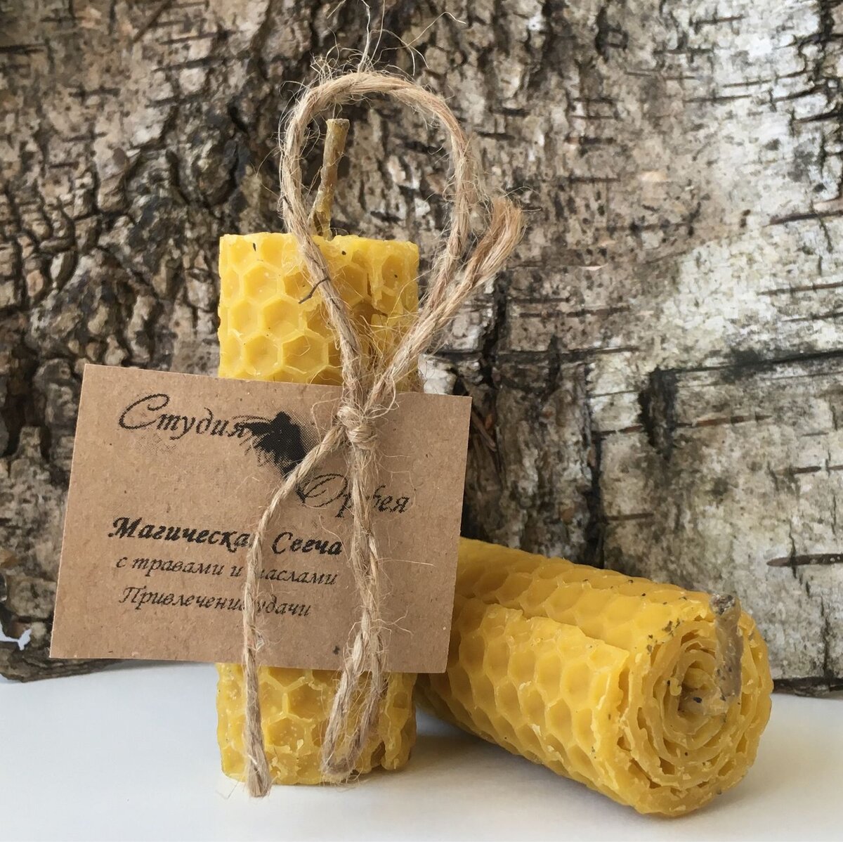 5. Свеча "Счастье в любви" подходит как желающим обрести счастливые, полноценные отношения с новым партнером, так и тем, кто уже давно в паре и хочет придать устоявшемуся союзу больше красок, эмоций, "второй медовый месяц".

6. Свеча "Гармонизация отношений" подойдет для семейных пар и стабильных союзов, находящихся в кризисной ситуации, которым хочется воссоединиться, обрести гармонию, воспламенить чувства друг друга.

7. Свеча "Давай, поженимся!" предназначена для тех пар, которые уже находятся в отношениях определенное время, и необходимо подтолкнуть мужчину к решению о женитьбе.

8. Свеча "Самая обаятельная и привлекательная" подойдет для неуверенных в себе девушек/женщин, которые хотят проработать в себе этот аспект и осознать свою самоценность, стать более сексапильными и интересными для противоположного пола.