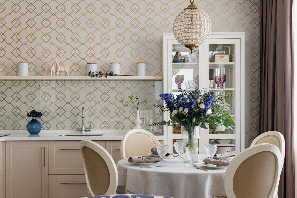 Элегантная классика и уютный прованс. Перепланировка квартиры в старом жилом фонде