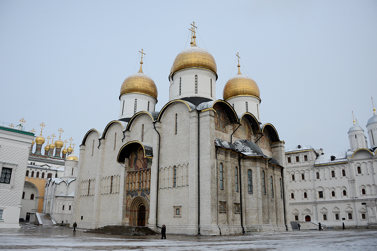 Московская архитектурная школа. Патриарший Успенский собор Московского Кремля. Пятиглавый Успенский собор в Москве.