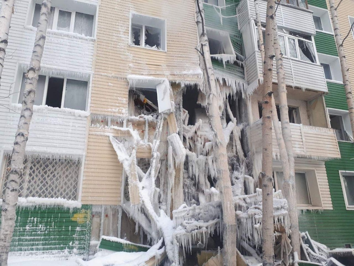    На месте взрыва газа в Нижневартовске продолжаются следственные действия