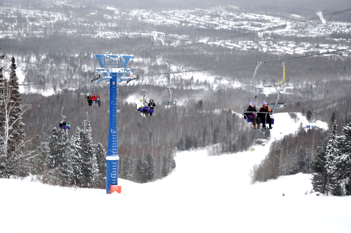 горнолыжный курорт иркутск байкальск. байкальск лыжная база гора соболиная. байкальск горнолыжный гора соболиная. соболиная гора комплекс. гора соболиная байкальск.