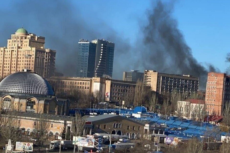     Донецк подвергает жестоким обстрелам. Фото: ТГ/Донецк