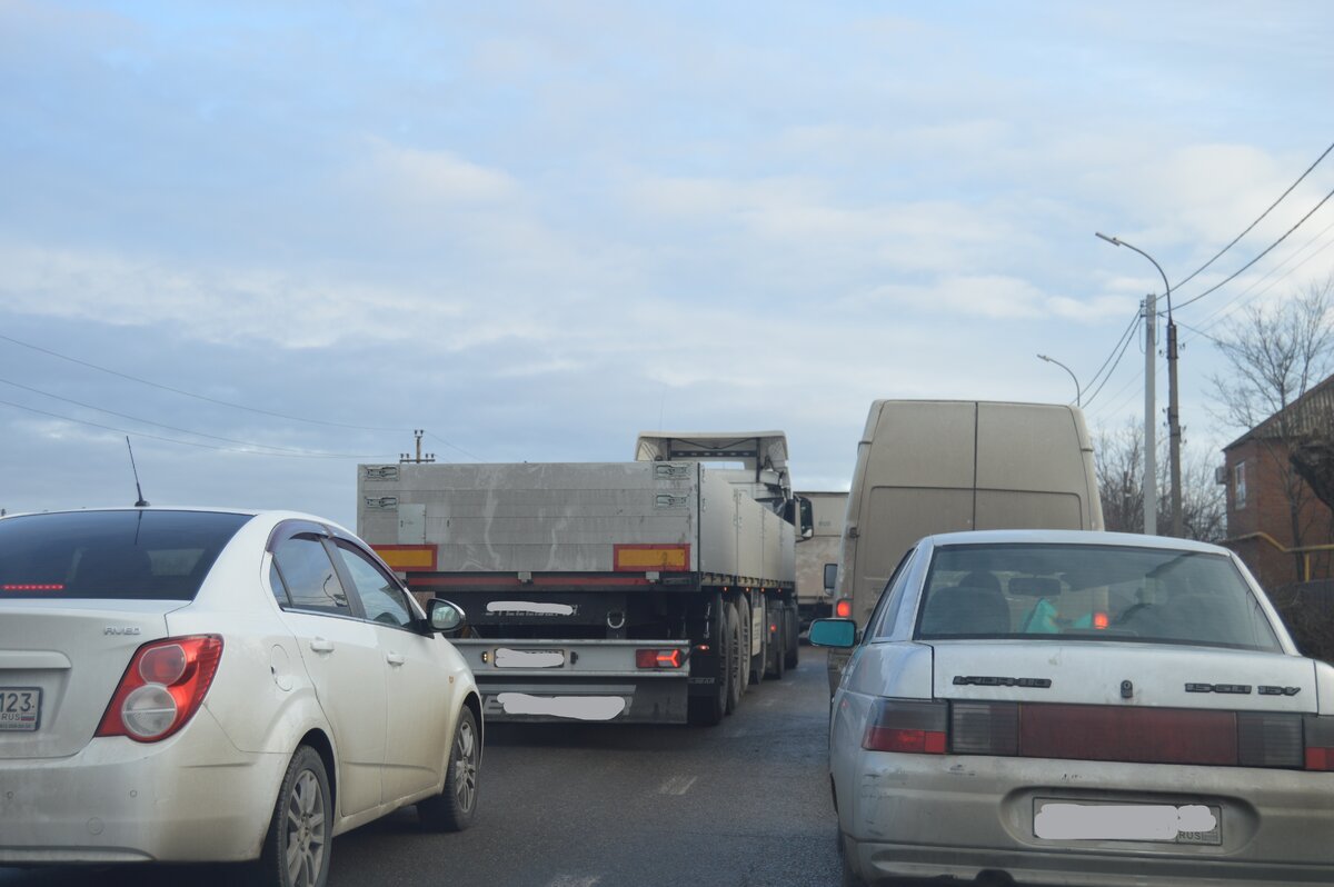 Фото автора. 07.12.2022. Куда они все едут?