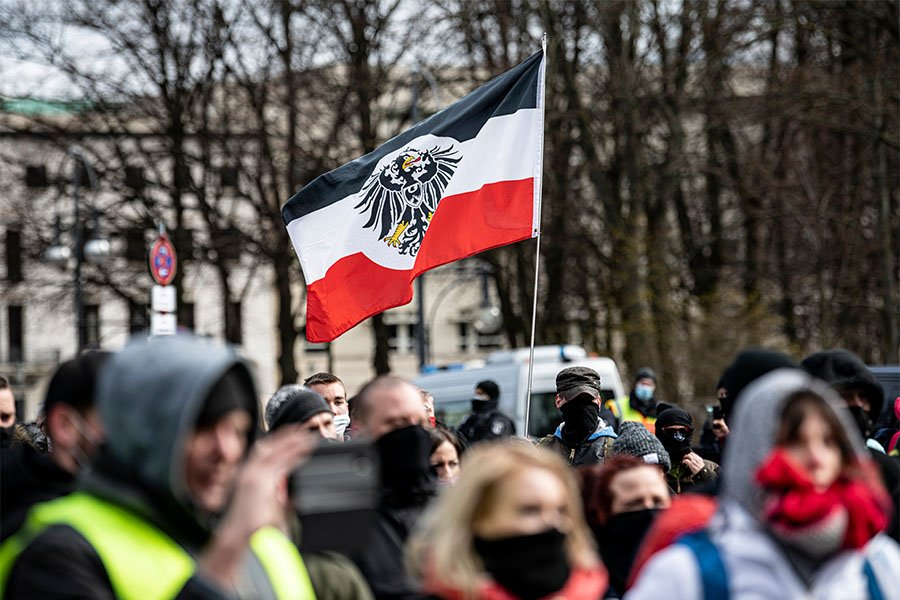 Демонстрация правых экстремистов "Граждане Рейха" - Фото: Fabian Sommer/dpa/picture-alliance/TASS