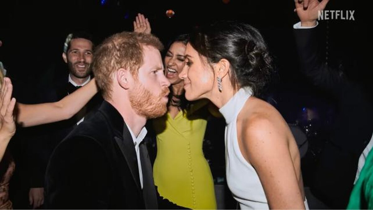    Гарри и Меган на своей свадебной вечеринке Фото: Netflix