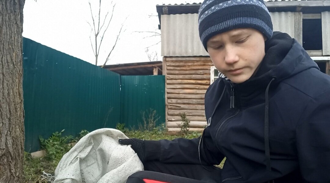 Только приехал и сразу начал работать!!!