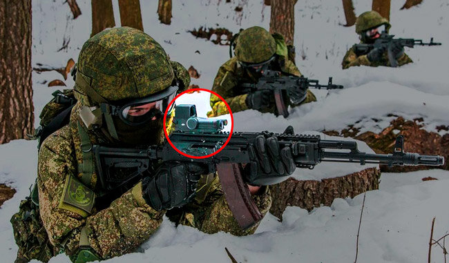 Бойцы на испытаниях комплекта «Ратник». В том числе АК-12 со штатным коллиматором (фото из открытых источников)