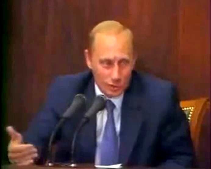 Первая Большая пресс-конференцию президента 18 июля 2001 года (иллюстрация  - кадр трансляции)