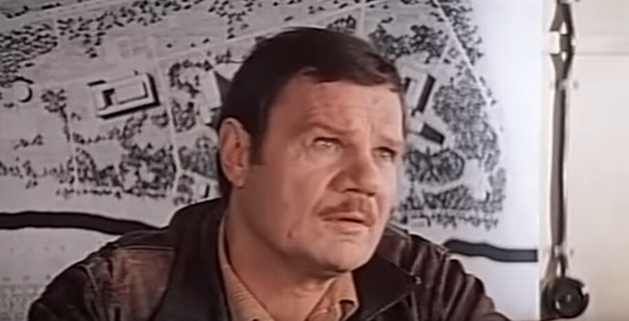 Под куполом цирка фильм 1989