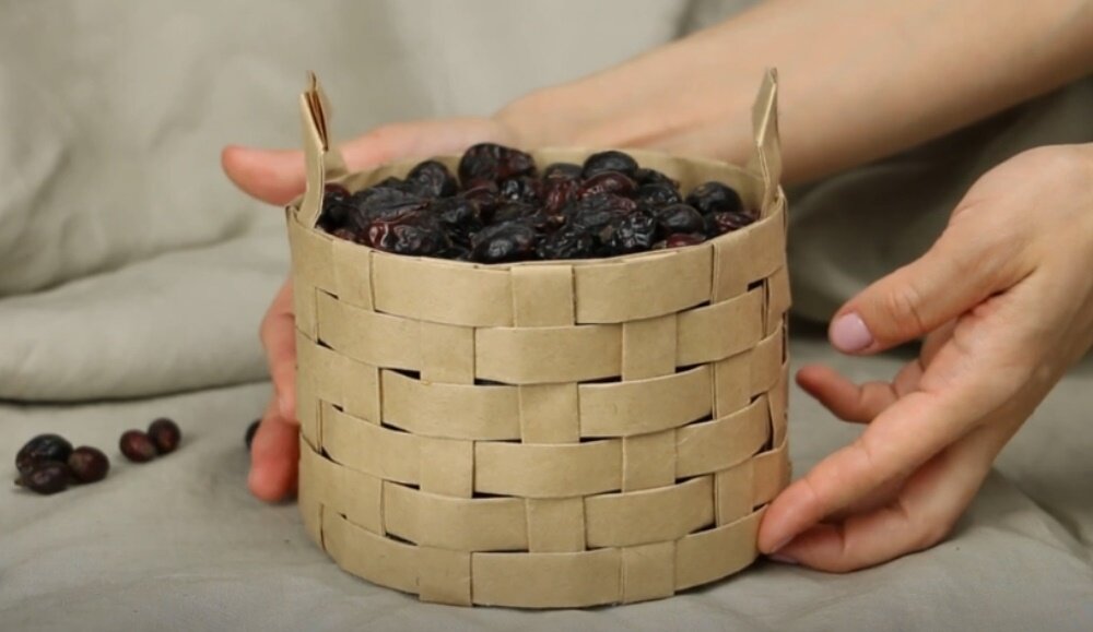    Корзинка из бумагиИсточник: Кадр из видео