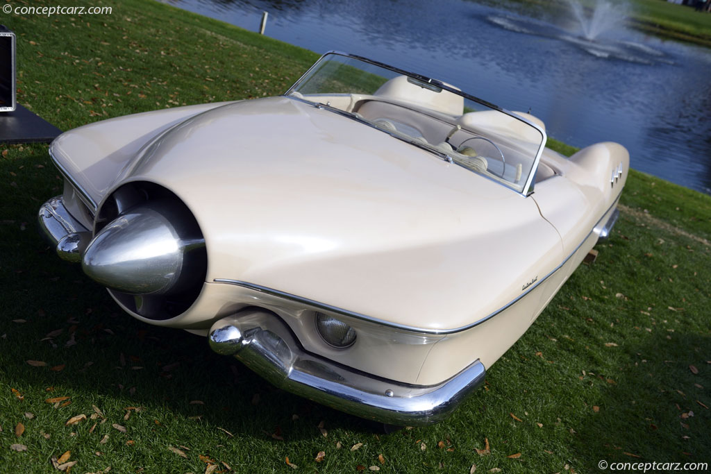 В начале 1950-х General Motors представила свой концепт-кар Buick LeSabre. У него был футуристический дизайн кузова, на который явно повлияли стиль и инженерия самолета.