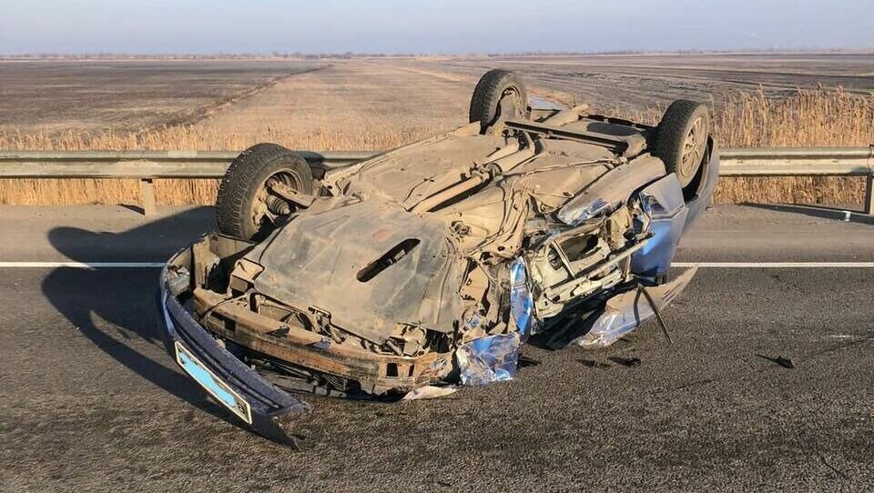     В Ростовской области спящий водитель въехал в самосвал и попал в больницу, об этом сообщили в пресс-службе донского управления Госавтоинспекции.