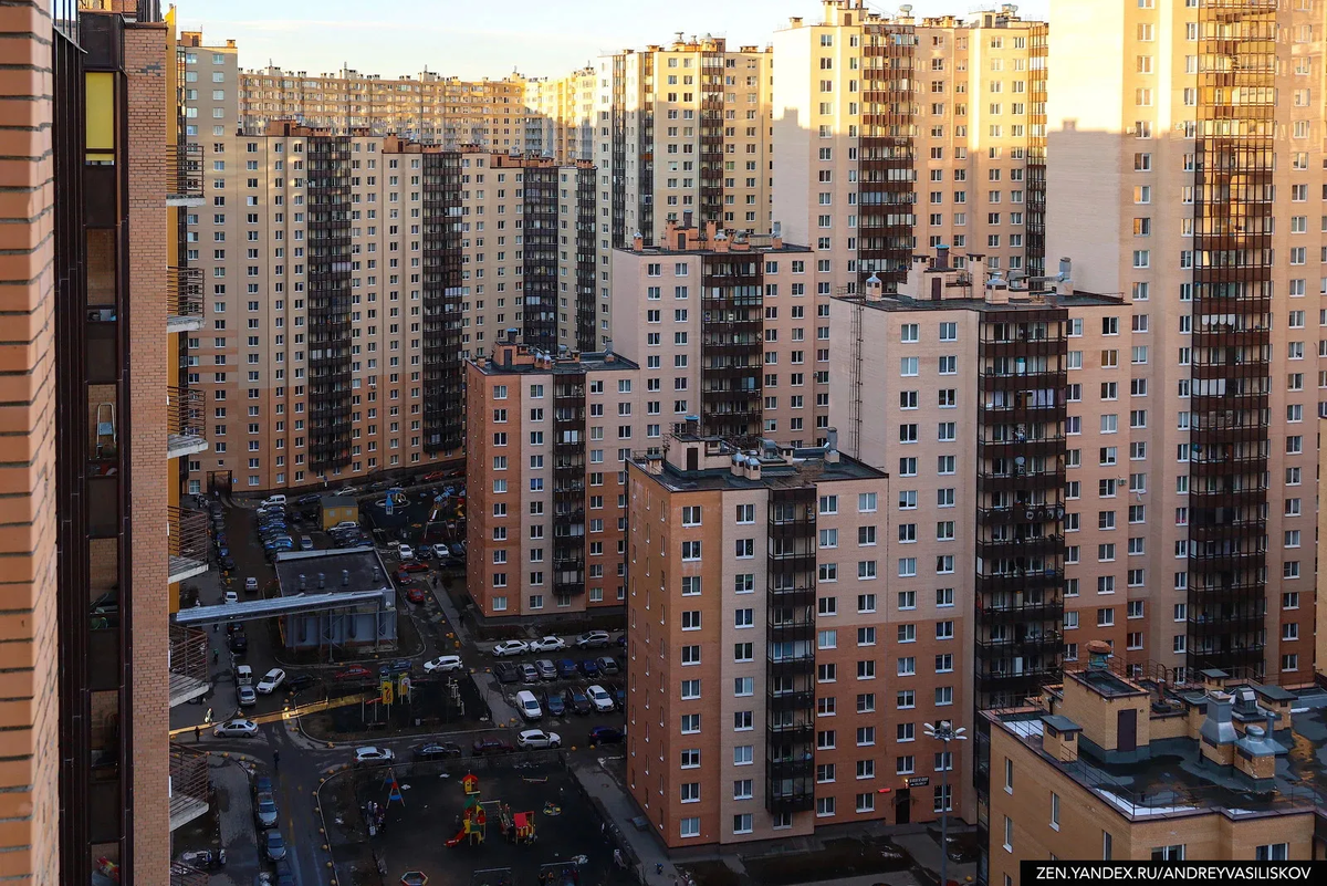 Живем в жилом. Человейник в Кудрово. Человейник в Питере Кудрово. Человейники Мурино Кудрово. ЖК новый Оккервиль Санкт-Петербург.