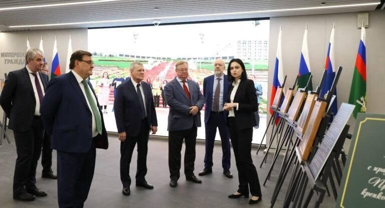 Листайте вправо, чтобы увидеть больше изображений