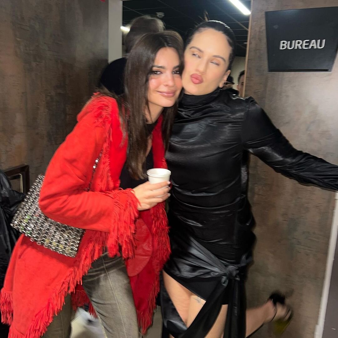     Эмили Ратаковски и Розалия