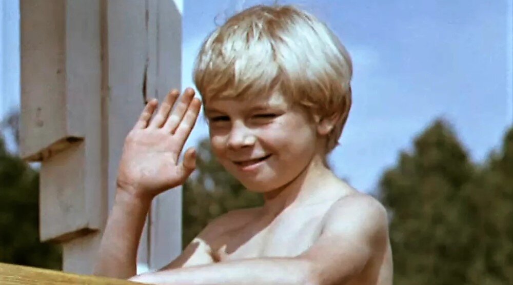     Кадр из фильма «По секрету всему свету» (1976)