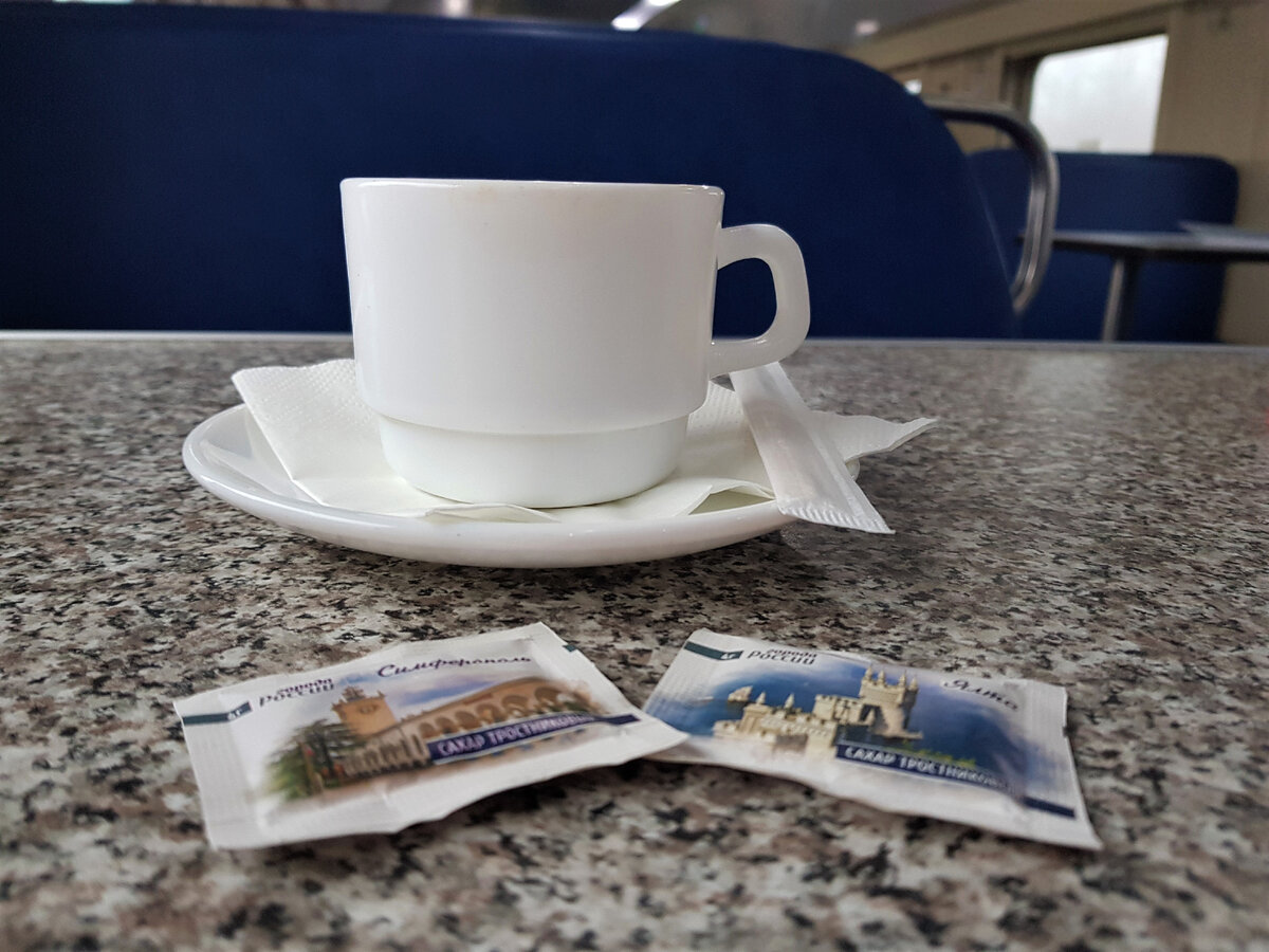 Вагон-ресторан поезда "Таврия" № 27/28 "Симферополь-Москва". Фото Анна Карпенко. 