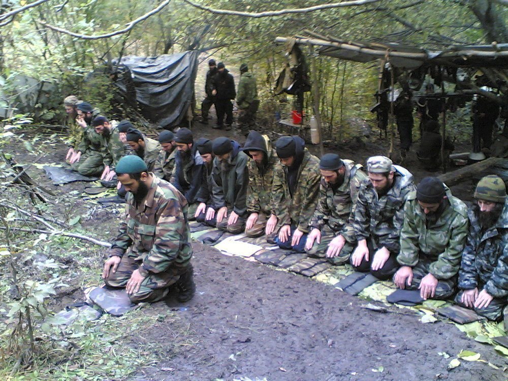 Лагерь горных боевиков.