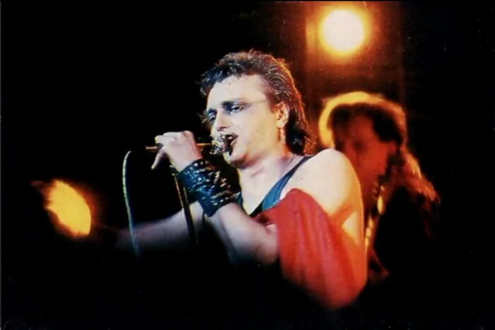 рэп про алису. песня тоталитарный рэп, коммунистический рок. алиса грязь. алиса тоталитарный рэп. клип кинчев тоталитарный рэп.