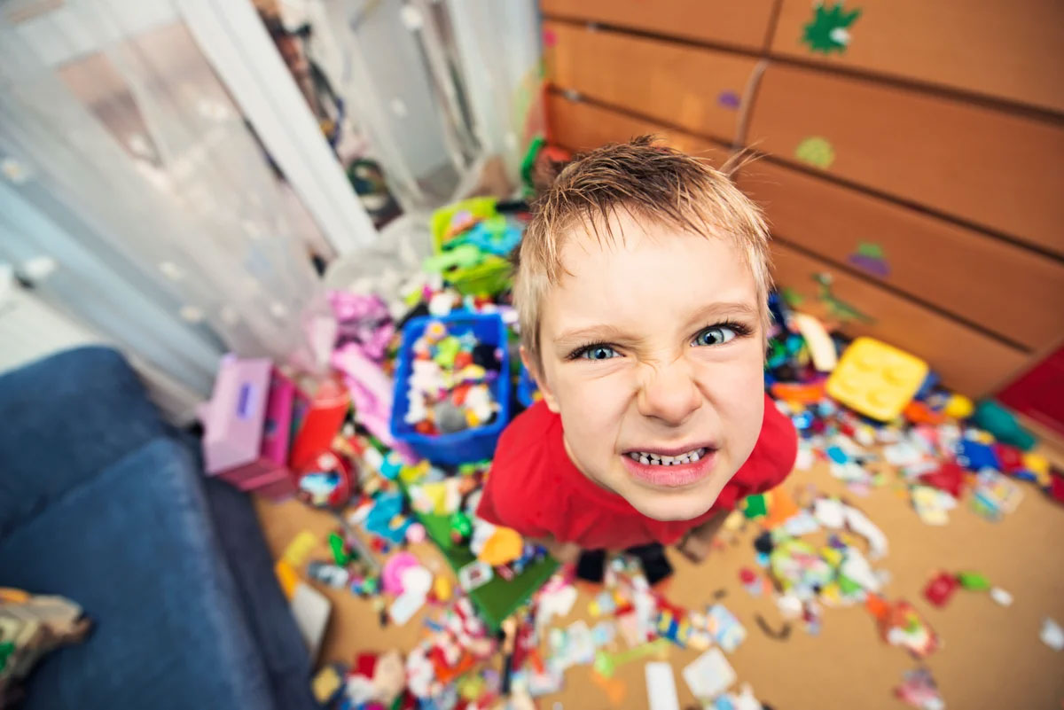 Children picture. Непослушный ребенок. Невоспитанный ребенок. Баловство детей. Неуправляемый ребенок.