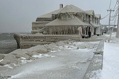  Bloomberg: добыча природного газа в США 23 декабря рекордно упала из-за зимнего шторма.