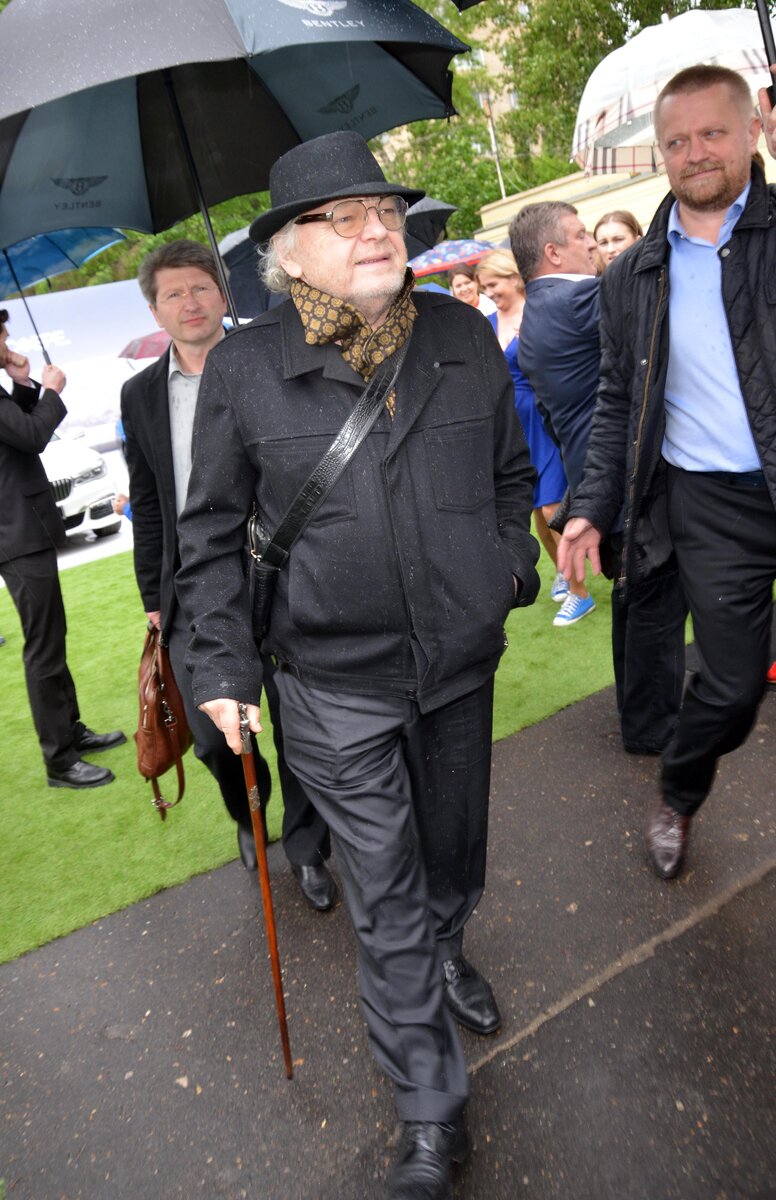    Юрий Антонов перенес операциюLegion-Media