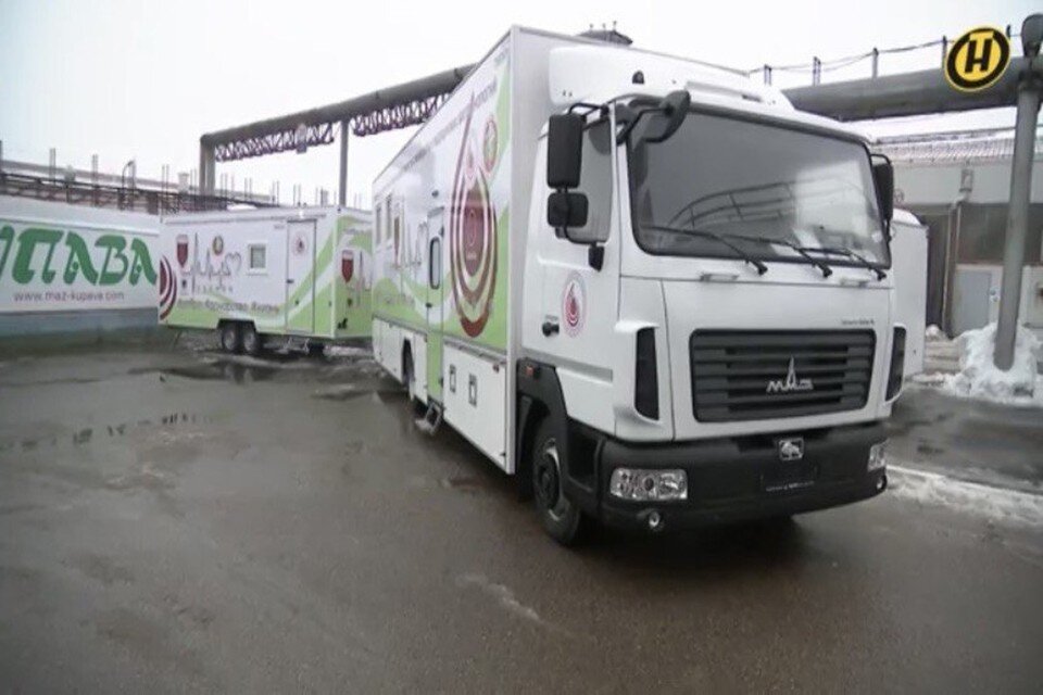     Передвижной комплекс для заготовки донорской крови удалось создать за полгода на одном из предприятий Минска. Фото: скриншот с сюжета телеканала ОНТ