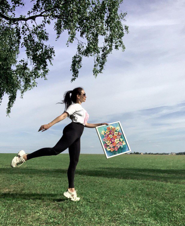 📍 Создание самой картины, это некое волшебство 🥰 Ведь каждый мазочек краски ложится с определенной энергетикой на холст, иногда это сила нажатия, либо ласковое прикосновение кисти, пальца или мастихина творца. Все имеет значение 🎨