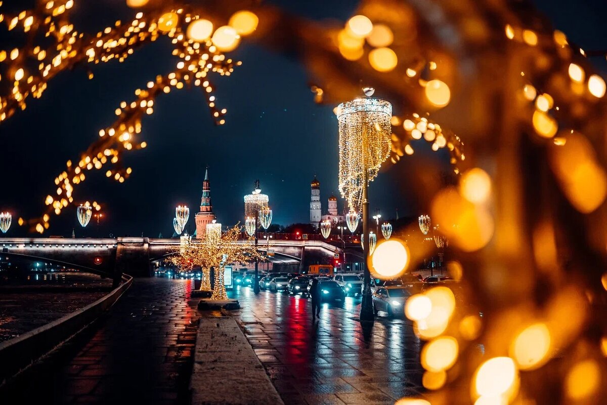 Театральная площадь москва новый год. Новогодние гуляния. Москва на зимние каникулы 2020. Москва зима 2021. Погода в москве на новогодние.