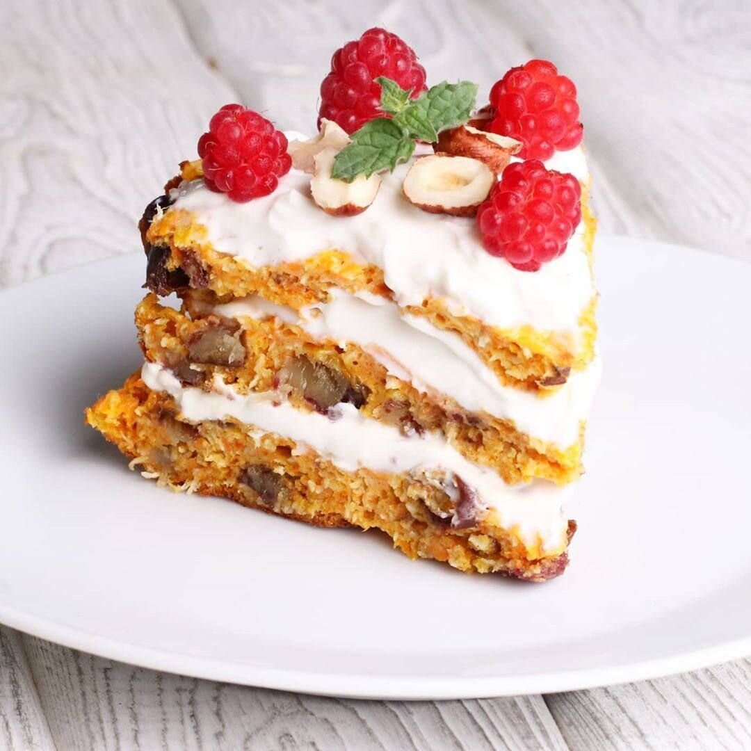 Вот такой нарядный тортик