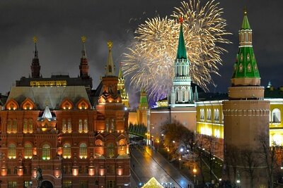    Новогодняя ночь в Москве ©Пресс-служба оргкомитета цикла городских уличных мероприятий «Московские сезоны» Сайт мэра Москвы