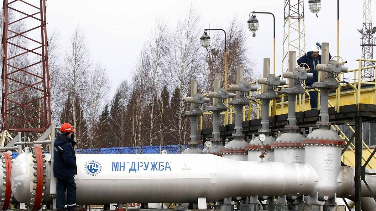     Украинский оператор нефтепровода «Дружба» сообщил о повышении тарифа по прокачке нефти в связи с убытками, понесенными из-за российских атак на энергетическую инфраструктуру страны.