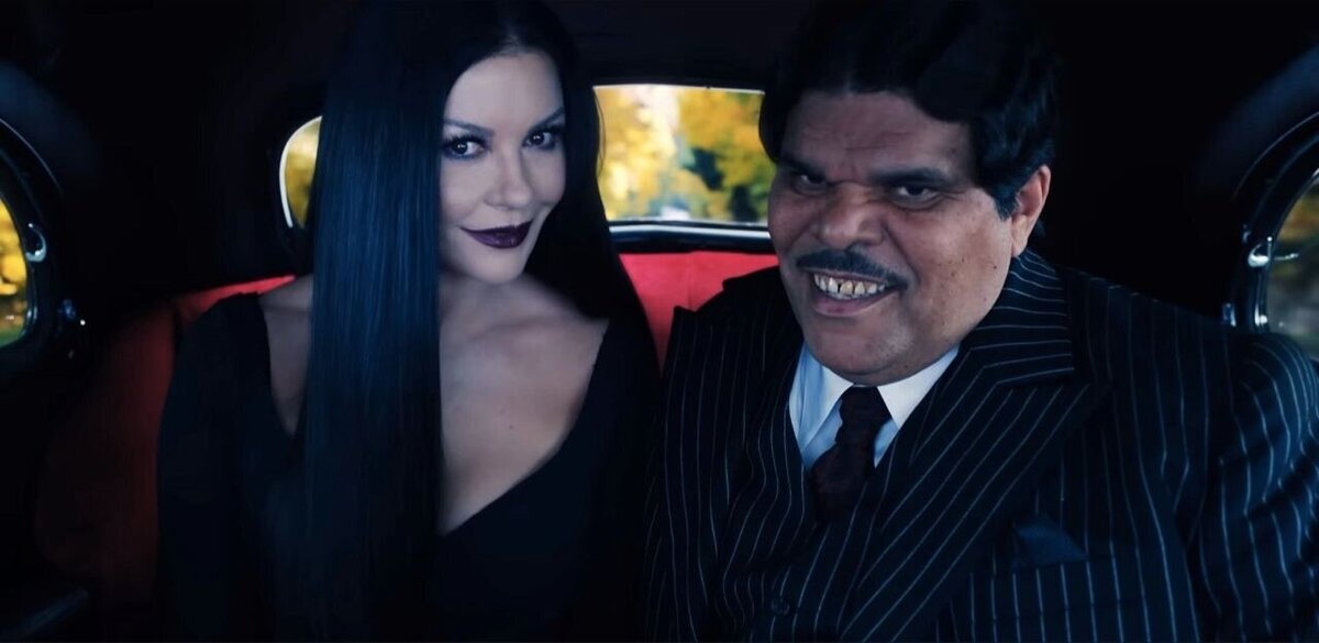 Без обид, но справа должен был быть Джонни Дэпп.